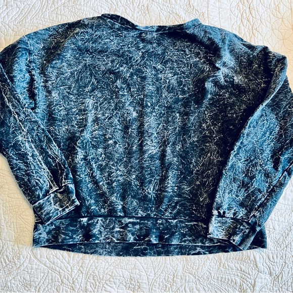 BB Dakota x Steve Madden Black Acid Wash Cropped Sweatshirt Size Medium - Picture 9 of 11